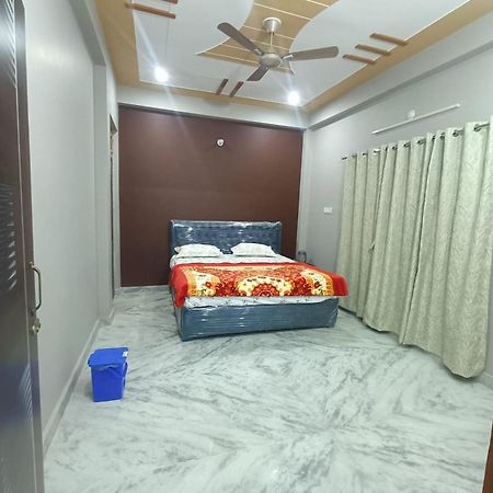ホテル Sarvodaya Residency Ayodhya エクステリア 写真